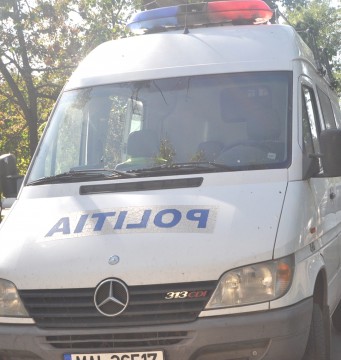 Trei minori, prinşi la furat
